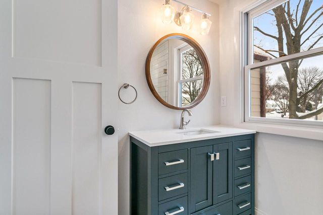 2578 N 88th STREET, Wauwatosa, WI 53226