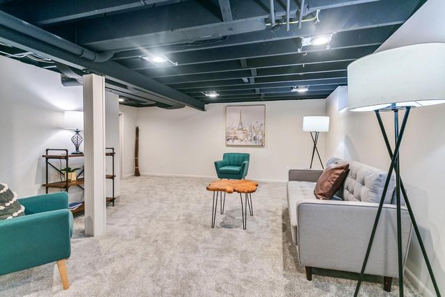 2578 N 88th STREET, Wauwatosa, WI 53226