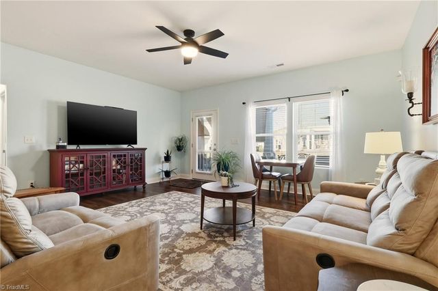 1617 Coopers Hawk Drive, Kernersville, NC 27284