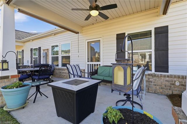 1617 Coopers Hawk Drive, Kernersville, NC 27284