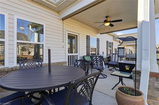 1617 Coopers Hawk Drive, Kernersville, NC 27284