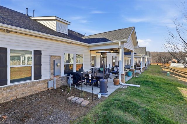 1617 Coopers Hawk Drive, Kernersville, NC 27284