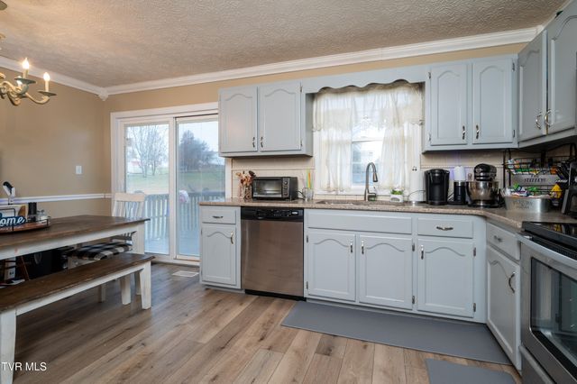 166 Heritage Drive, Rogersville, TN 37857