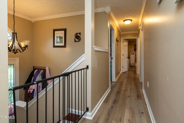 166 Heritage Drive, Rogersville, TN 37857