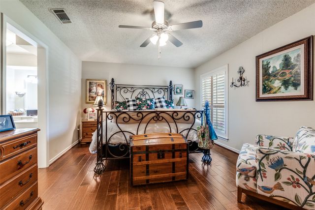 10696 Pagewood Drive, Dallas, TX 75230