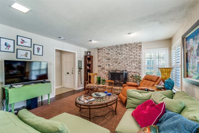 10696 Pagewood Drive, Dallas, TX 75230