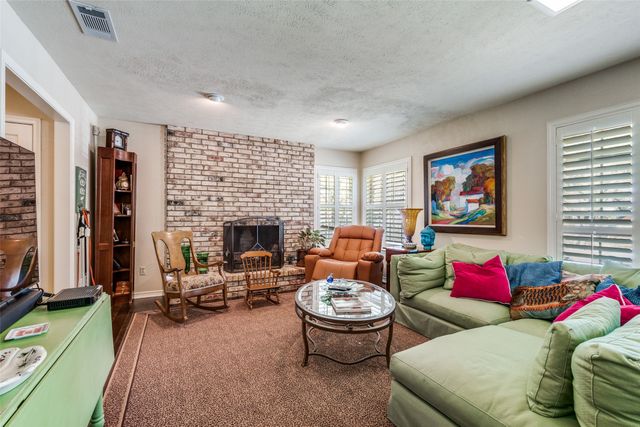 10696 Pagewood Drive, Dallas, TX 75230