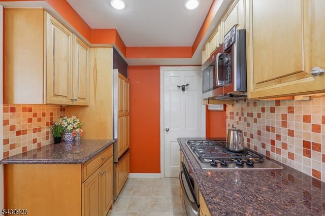 260 Walnut Street, Unit 10 10, Westfield Town, NJ 07090