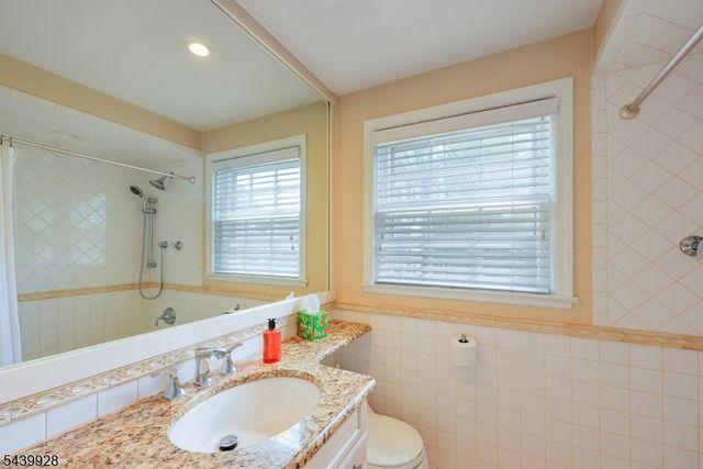 260 Walnut Street, Unit 10 10, Westfield Town, NJ 07090
