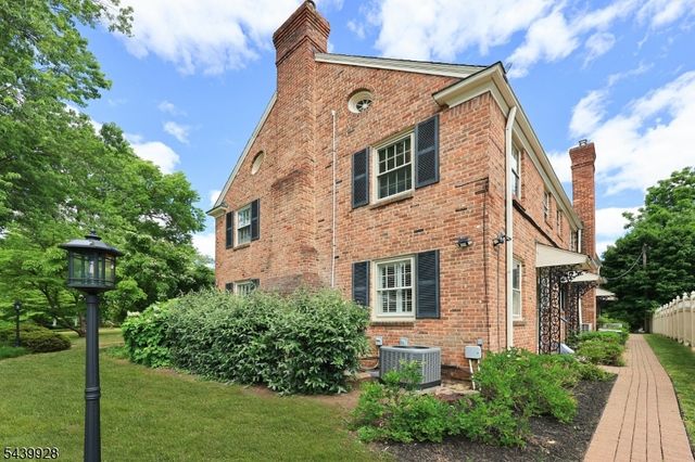 260 Walnut Street, Unit 10 10, Westfield Town, NJ 07090
