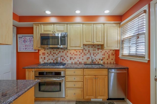260 Walnut Street, Unit 10 10, Westfield Town, NJ 07090