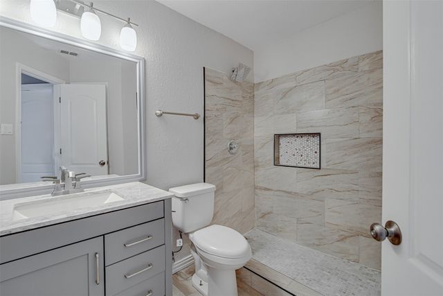 705 Crenshaw Drive, Cedar Hill, TX 75104