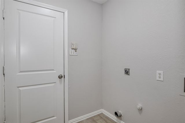 705 Crenshaw Drive, Cedar Hill, TX 75104