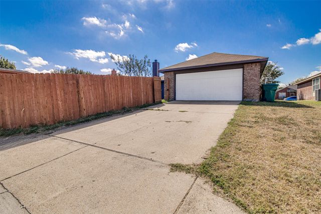705 Crenshaw Drive, Cedar Hill, TX 75104