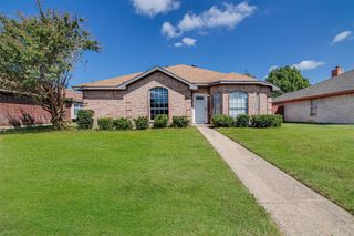 705 Crenshaw Drive, Cedar Hill, TX 75104