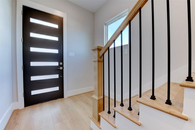 5144 Rosslyn Road, Houston, TX 77018