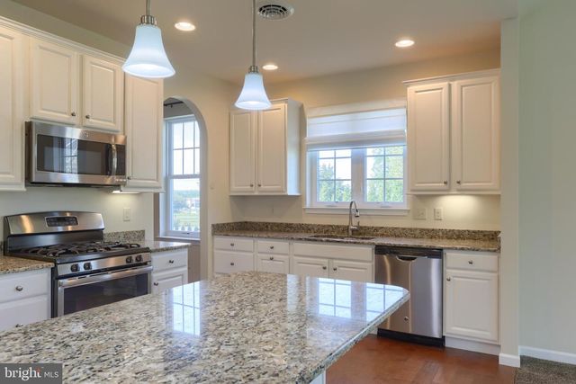 103 WINDERMERE DR, Palmyra, PA 17078