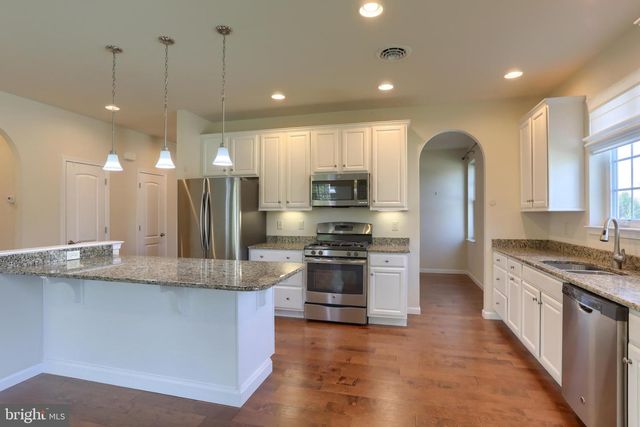 103 WINDERMERE DR, Palmyra, PA 17078