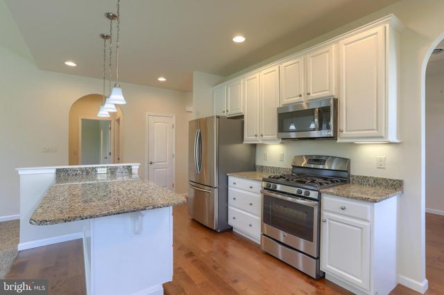103 WINDERMERE DR, Palmyra, PA 17078