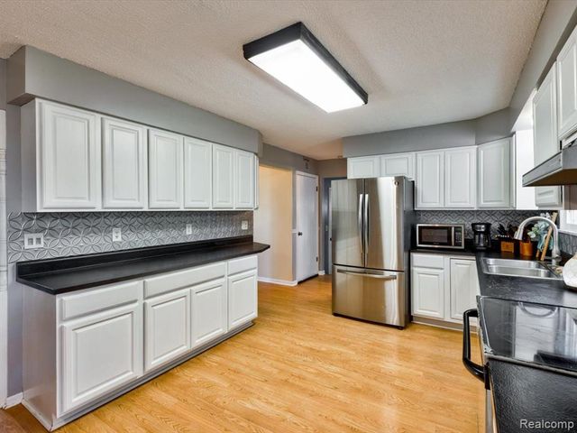 311 Collard Drive, Marysville, MI 48040