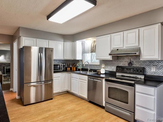 311 Collard Drive, Marysville, MI 48040