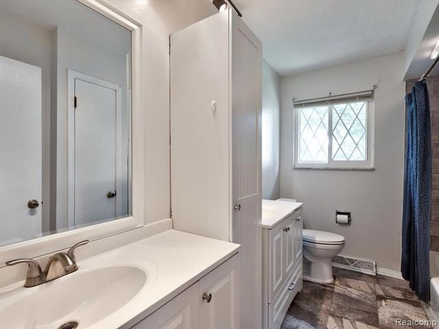 311 Collard Drive, Marysville, MI 48040