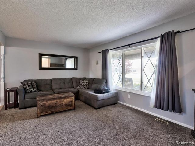 311 Collard Drive, Marysville, MI 48040