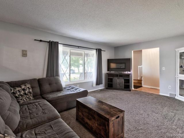 311 Collard Drive, Marysville, MI 48040