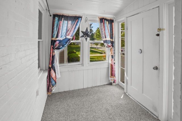 217 S Cross STREET, Oconomowoc, WI 53066