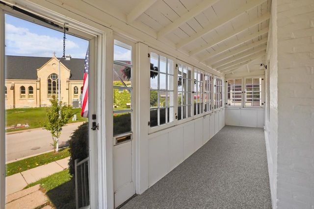 217 S Cross STREET, Oconomowoc, WI 53066