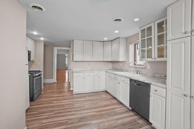 217 S Cross STREET, Oconomowoc, WI 53066