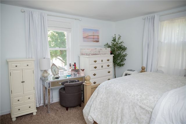 44 MAXWELL Drive, North Kingstown, RI 02852