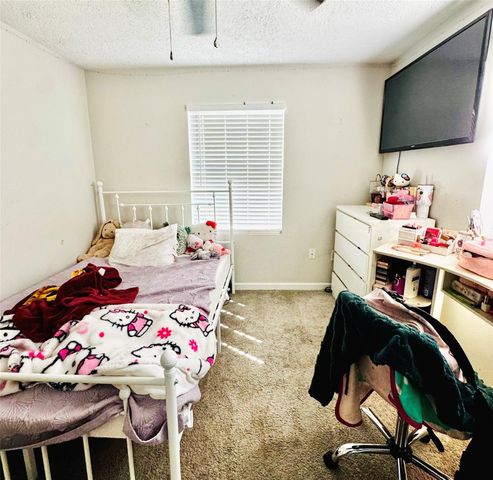 503 S Kansas Street, La Porte, TX 77571