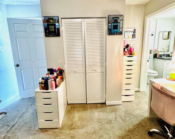 503 S Kansas Street, La Porte, TX 77571