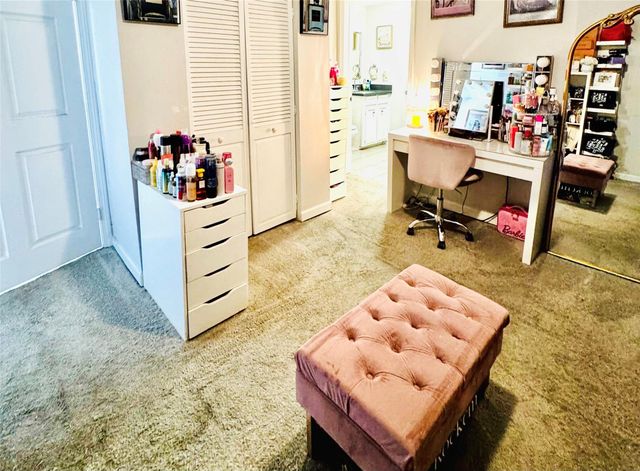 503 S Kansas Street, La Porte, TX 77571