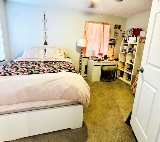 503 S Kansas Street, La Porte, TX 77571