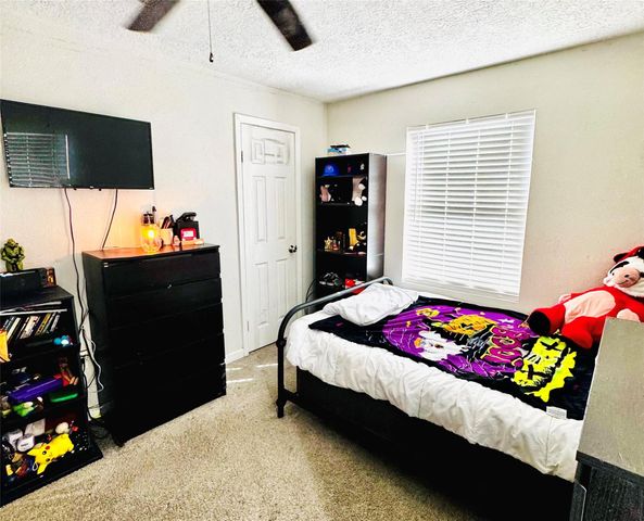 503 S Kansas Street, La Porte, TX 77571