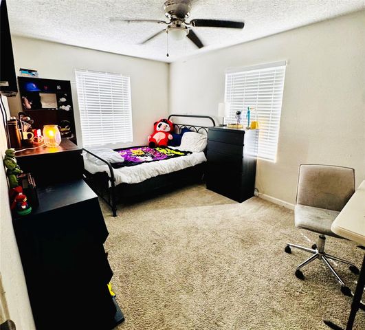 503 S Kansas Street, La Porte, TX 77571