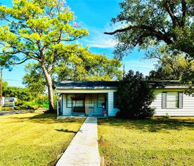 503 S Kansas Street, La Porte, TX 77571