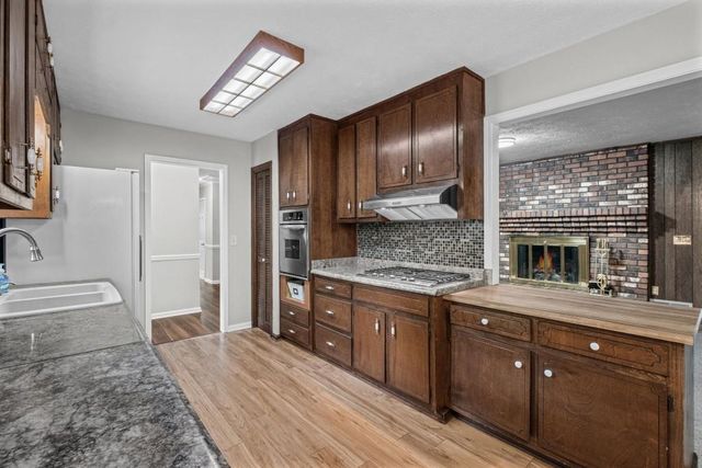 1050 Castlewood Drive, Woodstock, GA 30189