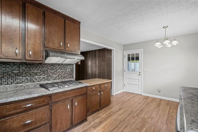 1050 Castlewood Drive, Woodstock, GA 30189