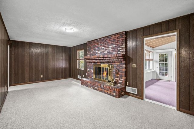 1050 Castlewood Drive, Woodstock, GA 30189