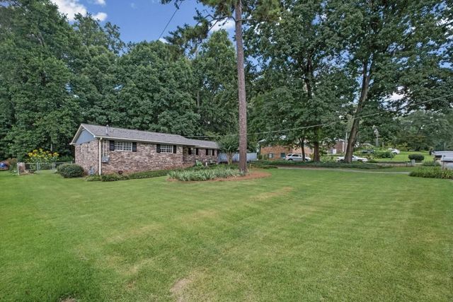 1050 Castlewood Drive, Woodstock, GA 30189