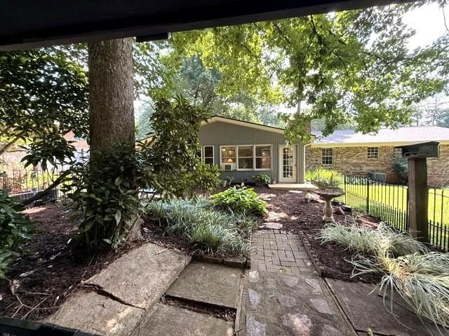 1050 Castlewood Drive, Woodstock, GA 30189