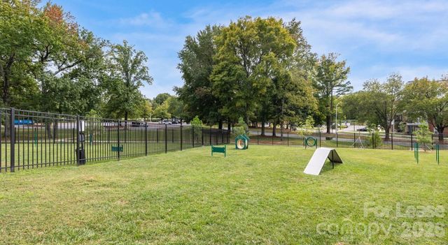 4520 Charlotte Park Drive B1, Charlotte, NC 28217
