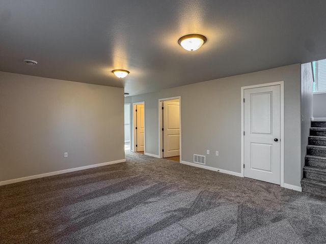 1107 60th Avenue W, West Fargo, ND 58078