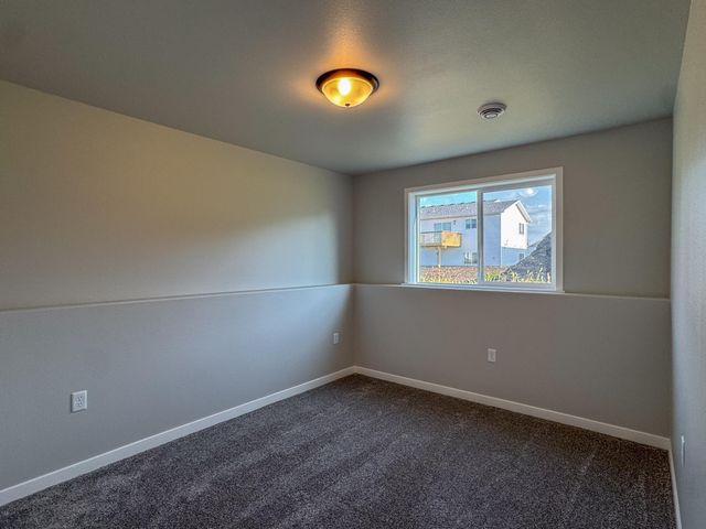 1107 60th Avenue W, West Fargo, ND 58078