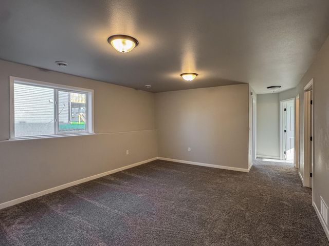 1107 60th Avenue W, West Fargo, ND 58078