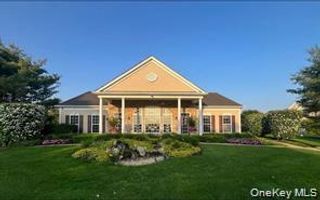 21 Virginia Pine 21, Bay Shore, NY 11706