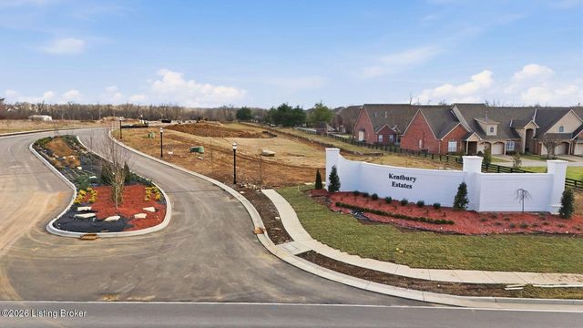 25 Littlecote Ln, Louisville, KY 40245